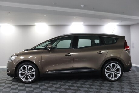 Renault Grand Scenic ICONIC TCE 18