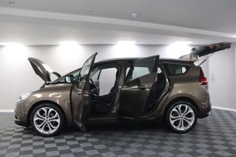 Renault Grand Scenic ICONIC TCE 5