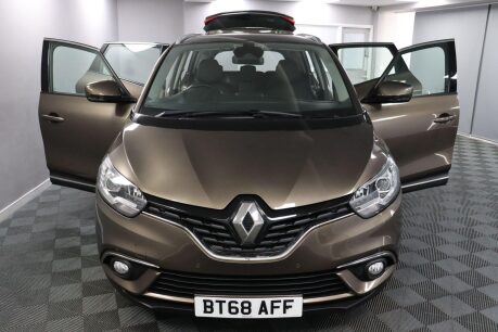 Renault Grand Scenic ICONIC TCE 7