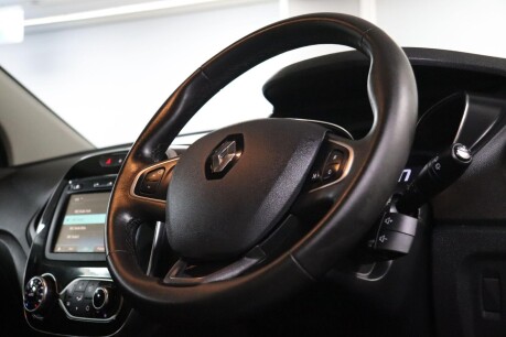 Renault Captur ICONIC TCE 12