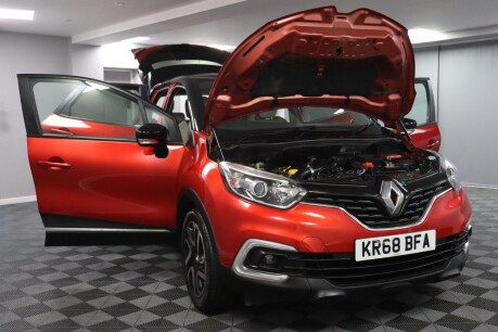 Renault Captur ICONIC TCE 15