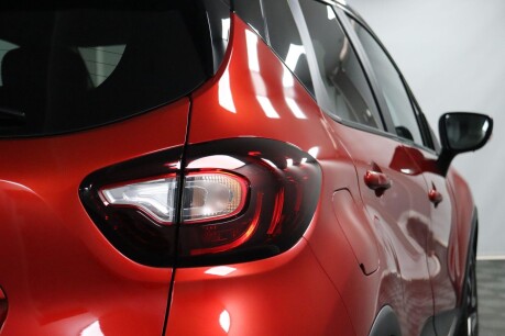 Renault Captur ICONIC TCE 23