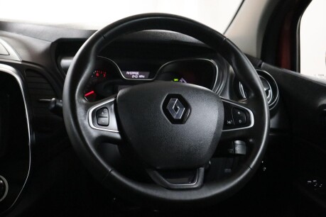 Renault Captur ICONIC TCE 45