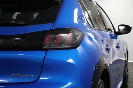 Peugeot 208 GT LINE 26