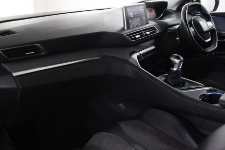 Peugeot 5008 BLUEHDI S/S ALLURE 34