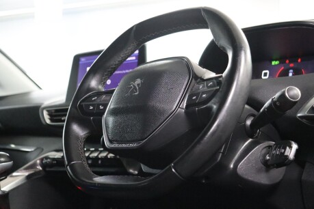 Peugeot 5008 BLUEHDI S/S ALLURE 12