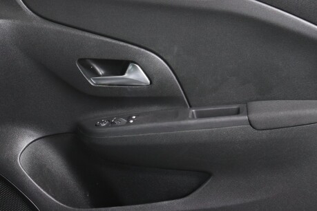 Vauxhall Corsa SE NAV PREMIUM 36