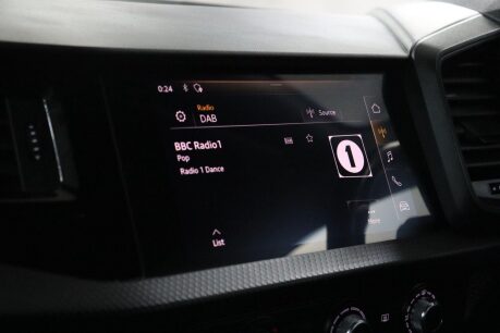 Audi A1 SPORTBACK TFSI TECHNIK 39