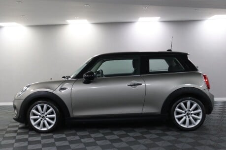 Mini Hatch COOPER CLASSIC 18