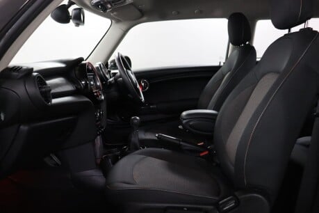 Mini Hatch COOPER CLASSIC 41