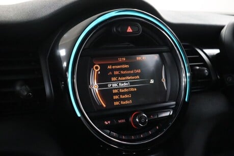 Mini Hatch COOPER 37