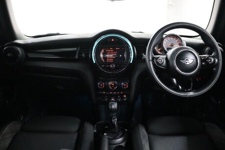 Mini Hatch COOPER 38