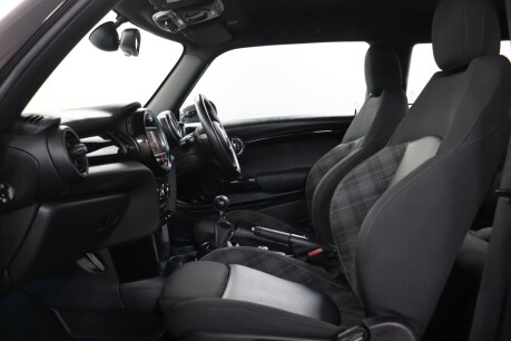 Mini Hatch COOPER 40