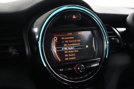 Mini Hatch COOPER 37