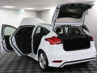 Ford Focus ZETEC S 21