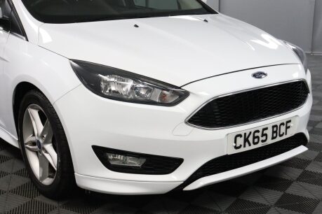 Ford Focus ZETEC S 26