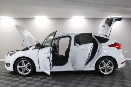 Ford Focus ZETEC S 4