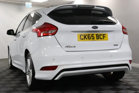 Ford Focus ZETEC S 29