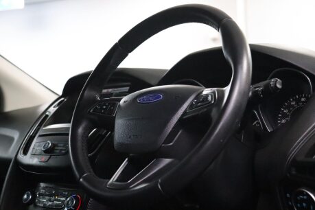 Ford Focus ZETEC S 12
