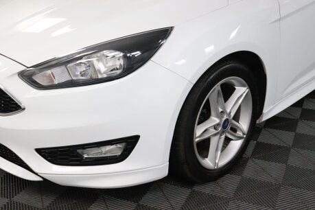 Ford Focus ZETEC S 31