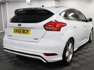 Ford Focus ZETEC S 11