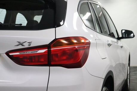 BMW X1 SDRIVE18I SE 23