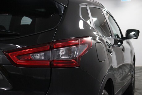 Nissan Qashqai N-CONNECTA DIG-T 23