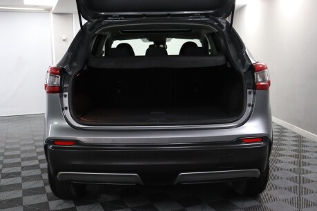 Nissan Qashqai DIG-T N-CONNECTA 14
