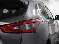 Nissan Qashqai DIG-T N-CONNECTA 23
