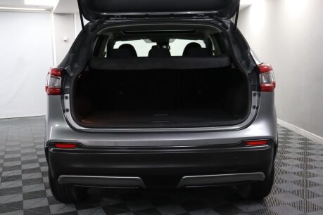Nissan Qashqai DIG-T N-CONNECTA 36