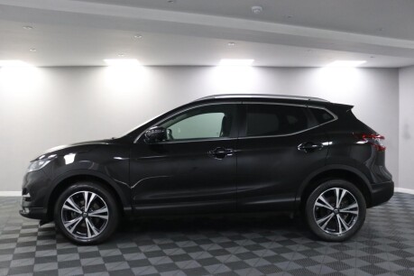 Nissan Qashqai DIG-T N-CONNECTA 18