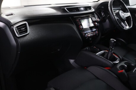 Nissan Qashqai DIG-T N-CONNECTA 34