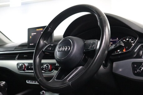 Audi A4 TFSI SPORT 12