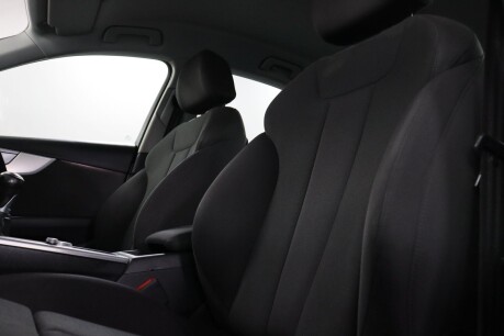 Audi A4 TFSI SPORT 35