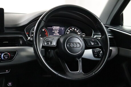 Audi A4 TFSI SPORT 45
