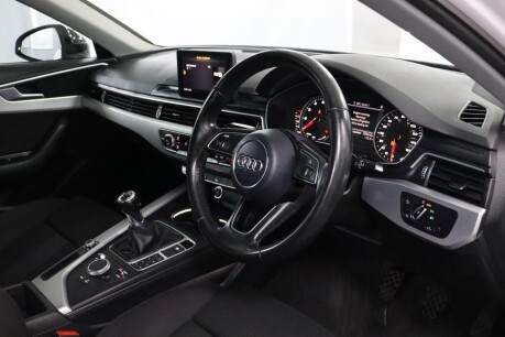 Audi A4 TFSI SPORT 3