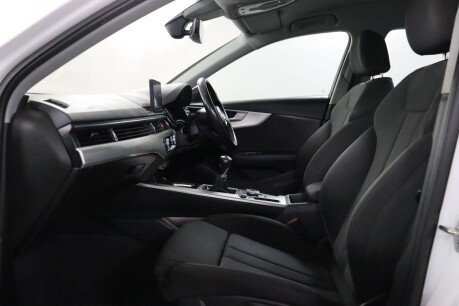 Audi A4 TFSI SPORT 42