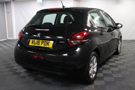 Peugeot 208 BLUE HDI ACTIVE 11