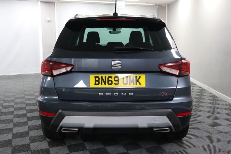 SEAT Arona TSI FR 8