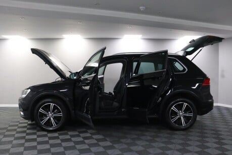 Volkswagen Tiguan SE NAV TDI BMT 4MOTION 4