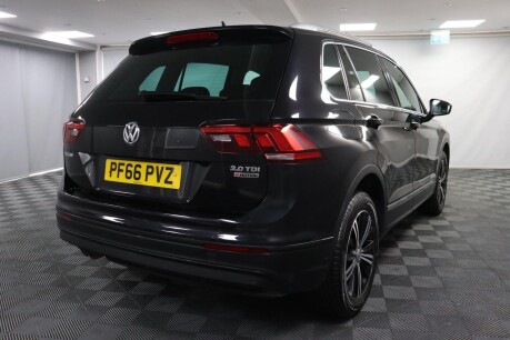 Volkswagen Tiguan SE NAV TDI BMT 4MOTION 11
