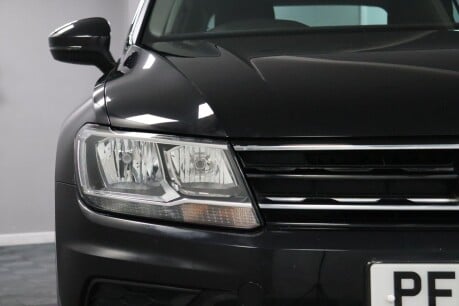 Volkswagen Tiguan SE NAV TDI BMT 4MOTION 25