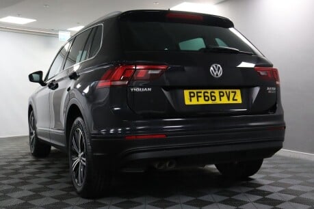 Volkswagen Tiguan SE NAV TDI BMT 4MOTION 29