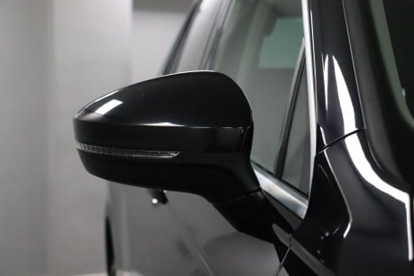 Volkswagen Tiguan SE NAV TDI BMT 4MOTION 33