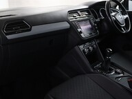 Volkswagen Tiguan SE NAV TDI BMT 4MOTION 34