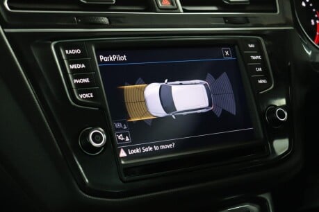 Volkswagen Tiguan SE NAV TDI BMT 4MOTION 37
