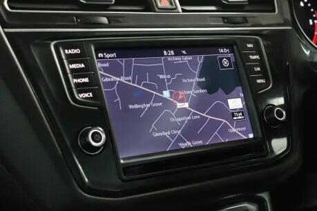 Volkswagen Tiguan SE NAV TDI BMT 4MOTION 38