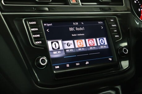 Volkswagen Tiguan SE NAV TDI BMT 4MOTION 40