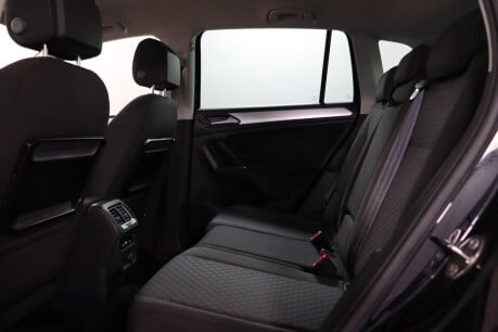 Volkswagen Tiguan SE NAV TDI BMT 4MOTION 42