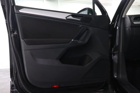 Volkswagen Tiguan SE NAV TDI BMT 4MOTION 44